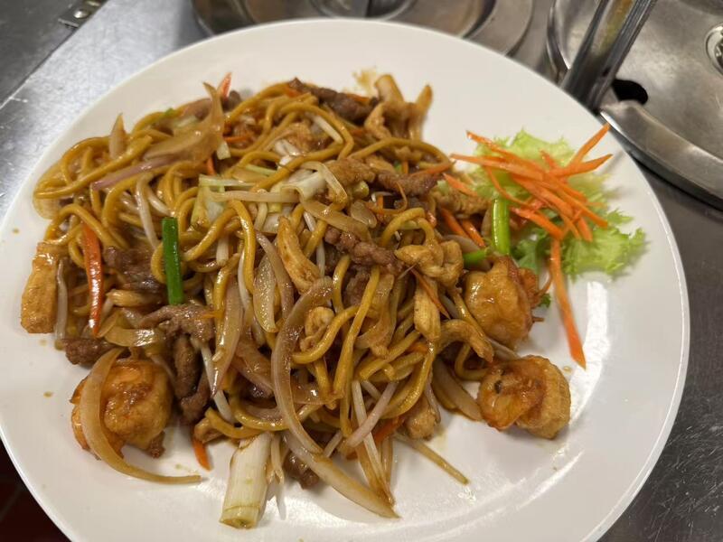 House Special Lo Mein