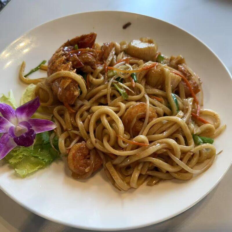 Mixed Seafood Yaki Udon